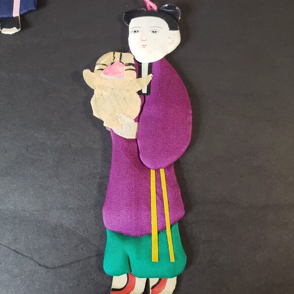 Adorable Vintage Set of 8 Chinese Silk and Paper Dolls 4" tall Asian Figures - Picture 11 of 11